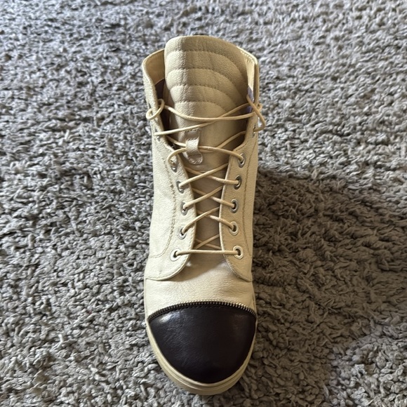 Stuart Weitzman - Zipit Leather Hightop Sneakers - Picture 3 of 7